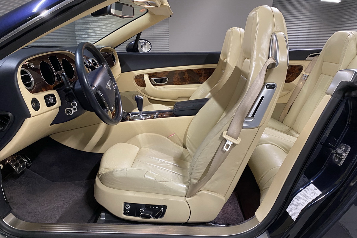 Bentley Continental GTC 6.0 560cv