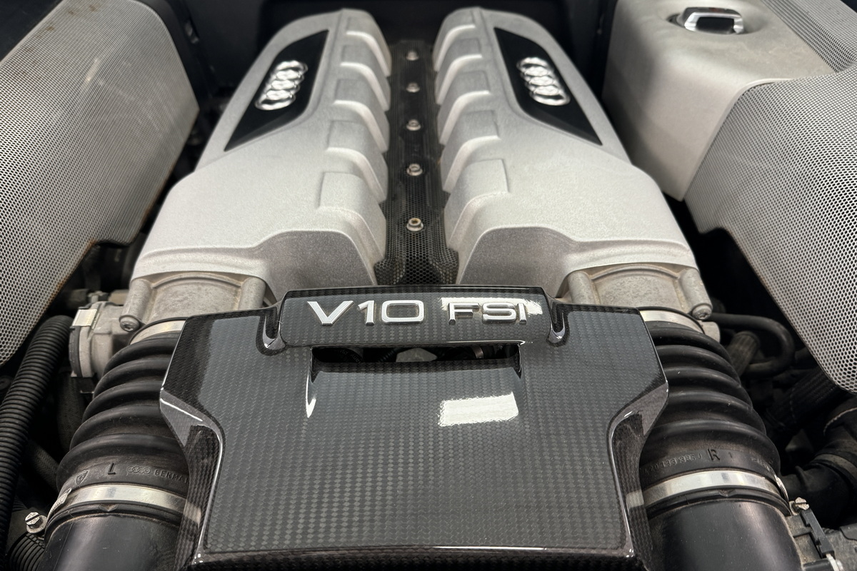 Audi R8 5.2 FSI V10 quattro R tronic 525cv